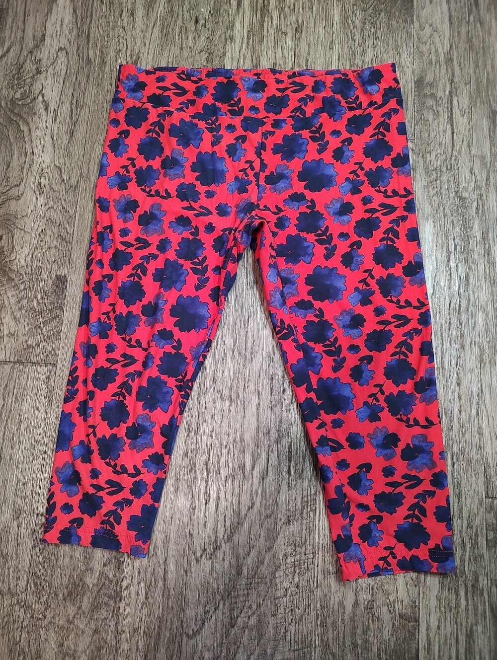 Celebrate Patriotic Floral Crop Leggings - Red & Blue Plus Size 2XL